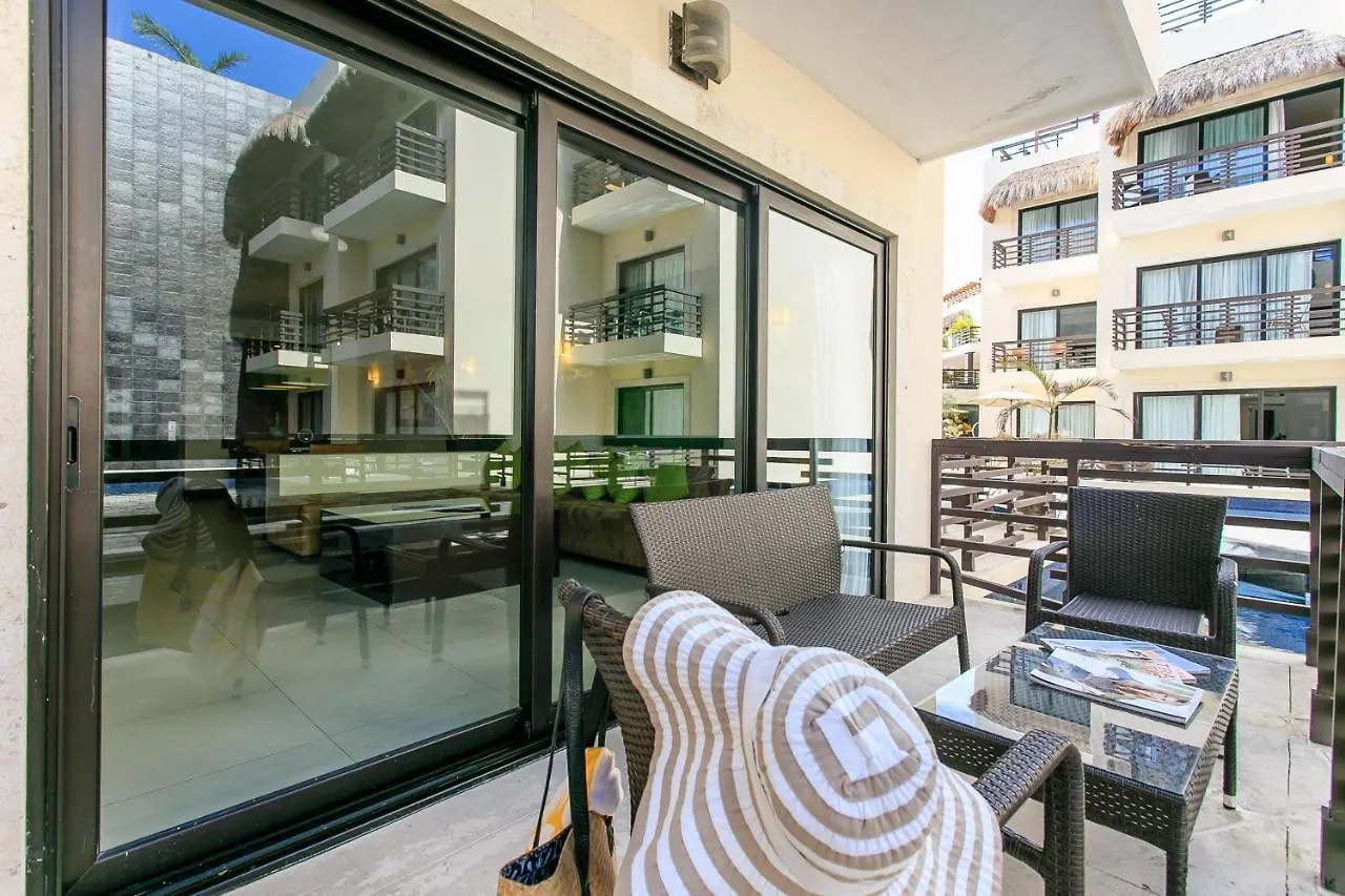 At 1124 Two Bed Reflecting Pool View Close Beach Apartment Playa del Carmen