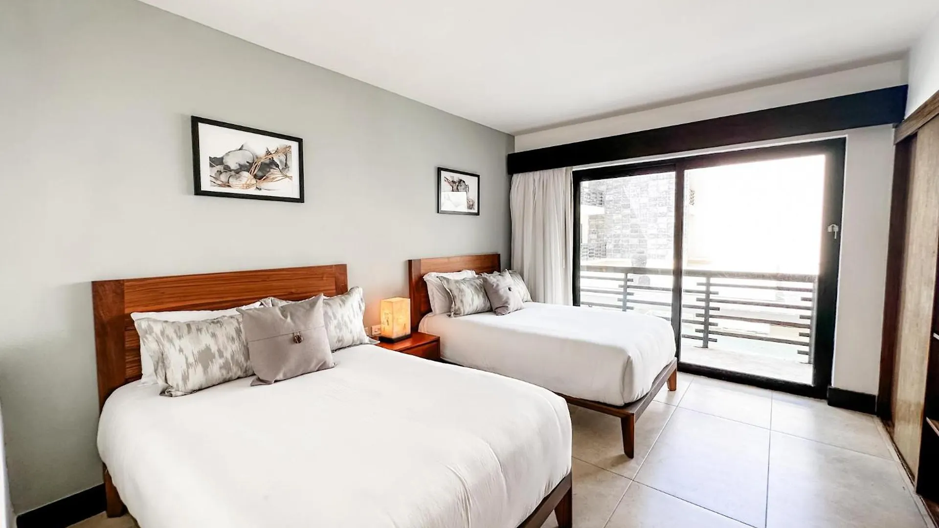 At 1124 Two Bed Reflecting Pool View Close Beach Apartment Playa del Carmen