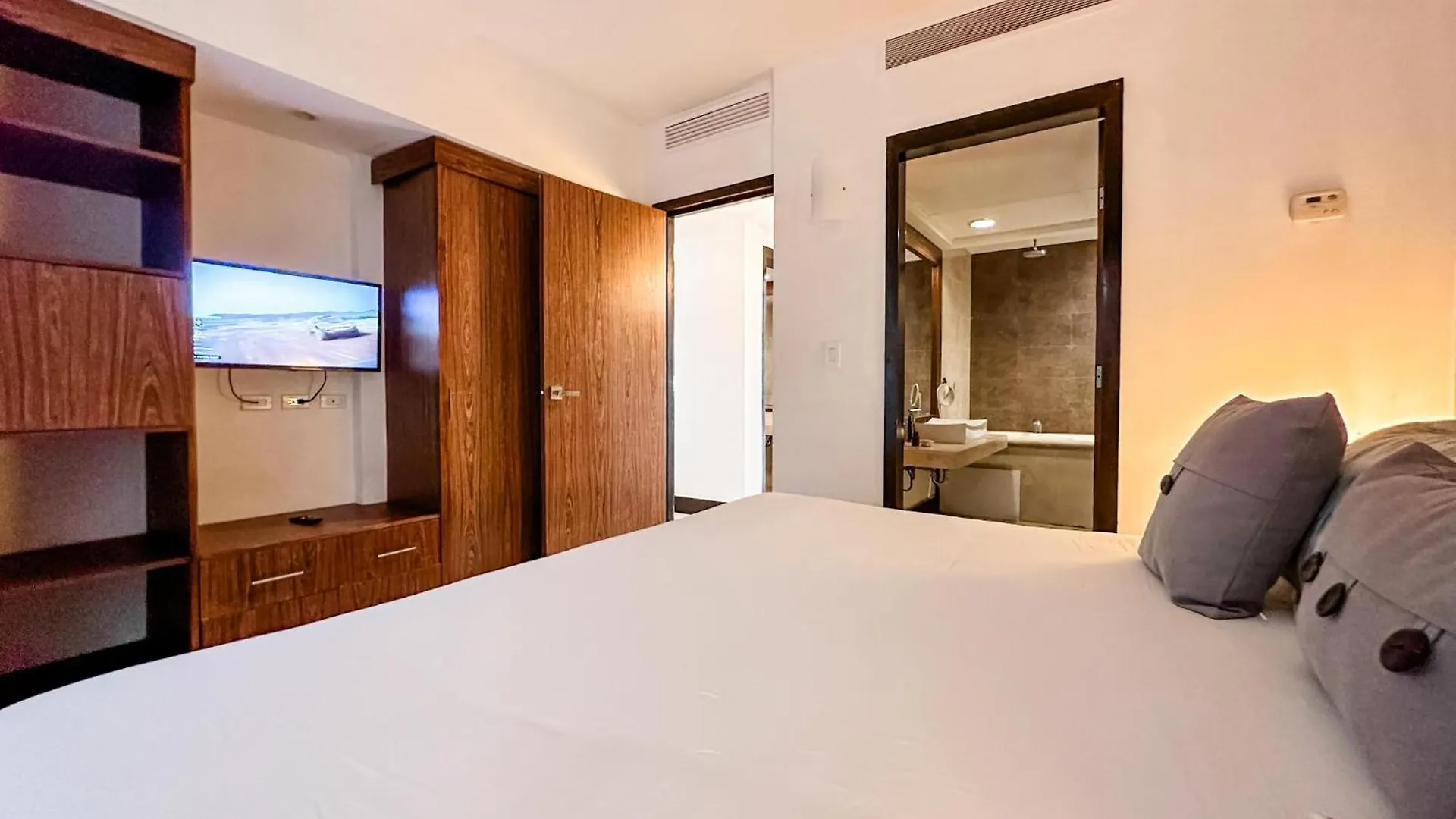 At 1124 Two Bed Reflecting Pool View Close Beach Apartment Playa del Carmen 0*,