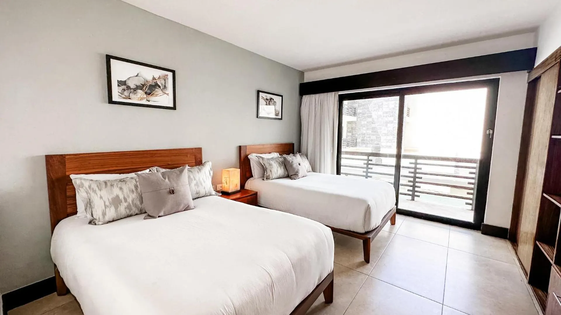 At 1124 Two Bed Reflecting Pool View Close Beach Apartment Playa del Carmen