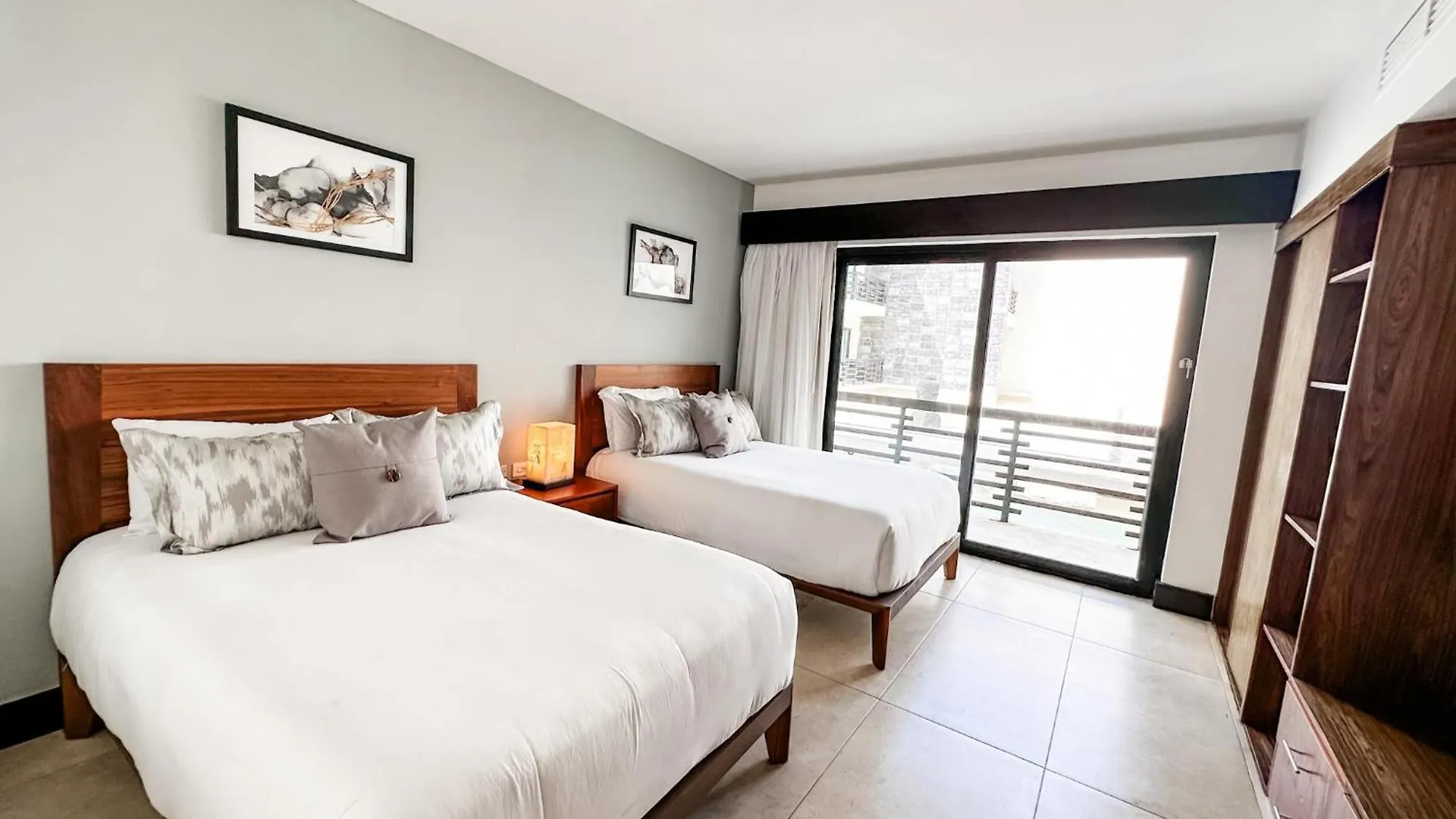 At 1124 Two Bed Reflecting Pool View Close Beach Apartment Playa del Carmen