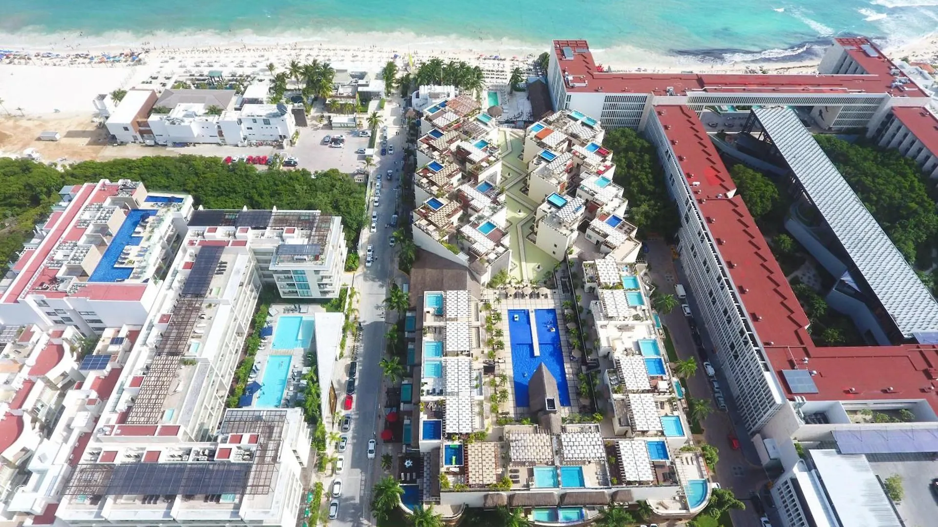 At 1124 Two Bed Reflecting Pool View Close Beach Apartment Playa del Carmen